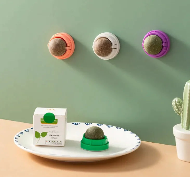 Juguete para gatos con hierba gatera en forma de bola